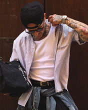 Carica l'immagine nel visualizzatore di Gallery, Camicia Cropped BoxyFit a Bacchetta Bordeaux
