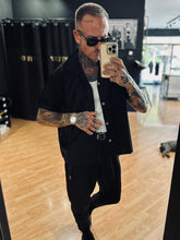 Carica l&#39;immagine nel visualizzatore di Gallery, Camicia Cropped Black
