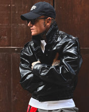 Carica l'immagine nel visualizzatore di Gallery, CHIODO CROPPED DOPPIOPETTO OVERSIZE MARTELLATO BLACK
