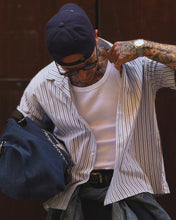 Carica l'immagine nel visualizzatore di Gallery, Camicia Cropped BoxyFit a Bacchetta Sky
