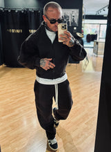 Carica l&#39;immagine nel visualizzatore di Gallery, Tuta Zip Japan Felpata Cioccolato
