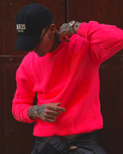 Carica l'immagine nel visualizzatore di Gallery, FELPA CROPPED BOXYFIT GIROCOLLO FELPATA FUCSIA
