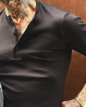 Carica l'immagine nel visualizzatore di Gallery, T-Shirt Bottoni Achille Black
