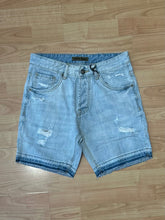 Carica l&#39;immagine nel visualizzatore di Gallery, Bermuda in Jeans LooseFit WW
