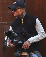 Carica l'immagine nel visualizzatore di Gallery, GILET STRUTTURATO MISTOCOTONE BLACK
