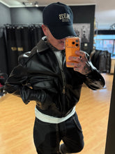 Carica l'immagine nel visualizzatore di Gallery, Bomber Twist SemiOverSize Cropped Black
