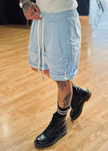 Carica l&#39;immagine nel visualizzatore di Gallery, Bermuda Del Completo Paride OverSize LightBlue
