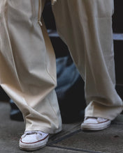 Carica l'immagine nel visualizzatore di Gallery, PANTALACCIO JAPAN PENCE SUPERLOOSEFIT A COSTINE LATTE
