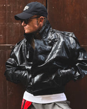 Carica l'immagine nel visualizzatore di Gallery, CHIODO CROPPED DOPPIOPETTO OVERSIZE MARTELLATO BLACK

