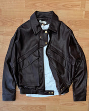 Carica l'immagine nel visualizzatore di Gallery, Bomber Luchè Cropped EcoPelle Martellata Cioccolato
