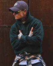 Carica l'immagine nel visualizzatore di Gallery, FELPA CROPPED BOXYFIT FELPATA VERDEGUCCI
