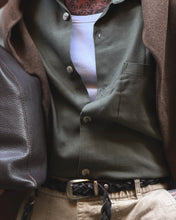 Carica l'immagine nel visualizzatore di Gallery, Camicia Cuba MistoLino VerdeArmy
