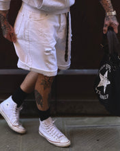 Carica l'immagine nel visualizzatore di Gallery, Bermuda BaggyFit Destroyed Off-White
