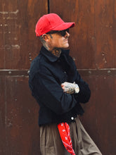 Carica l&#39;immagine nel visualizzatore di Gallery, Jacket Cropped a Costine Black

