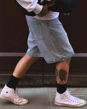 Carica l'immagine nel visualizzatore di Gallery, Bermuda In Jeans 90’s BaggyFit
