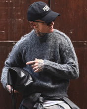 Carica l'immagine nel visualizzatore di Gallery, MAGLIONE BEAR CROPPED BLACK

