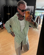 Carica l'immagine nel visualizzatore di Gallery, Camicia GL In Lino Green Colletto alla Francese
