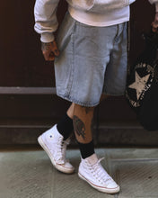 Carica l'immagine nel visualizzatore di Gallery, Bermuda In Jeans 90’s BaggyFit
