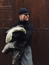 Carica l&#39;immagine nel visualizzatore di Gallery, Dolcevita Lavorazione Black
