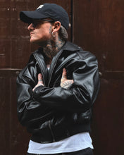 Carica l'immagine nel visualizzatore di Gallery, Bomber Twist SemiOverSize Cropped Black
