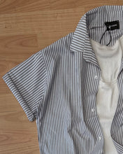 Carica l'immagine nel visualizzatore di Gallery, Camicia Cropped BoxyFit a Bacchetta Bordeaux
