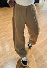 Carica l&#39;immagine nel visualizzatore di Gallery, Panta Pence SuperLooseFit MochaMousse
