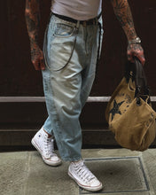 Carica l'immagine nel visualizzatore di Gallery, Jeans BarrelFit LightDenimUsed
