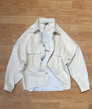 Carica l&#39;immagine nel visualizzatore di Gallery, Jacket Cropped a Costine Off-White

