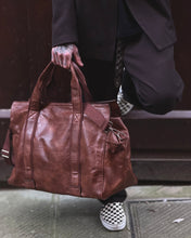 Carica l'immagine nel visualizzatore di Gallery, Bowling Cioccolato in Ecopelle
