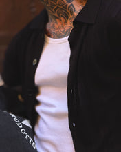 Carica l'immagine nel visualizzatore di Gallery, Maglia in Filo Crochet SlimFit Black
