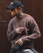 Carica l'immagine nel visualizzatore di Gallery, MAGLIONE BEAR CROPPED CIOCCOLATO
