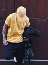 Carica l&#39;immagine nel visualizzatore di Gallery, T-Shirt Mezzocollo OverSize Yellow
