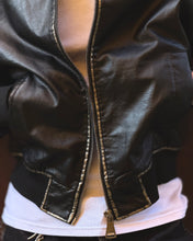 Carica l'immagine nel visualizzatore di Gallery, Bomber Vintage Used Cropped SemiOverSize Black
