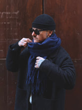Carica l'immagine nel visualizzatore di Gallery, Sciarpa Bear Blue Navy
