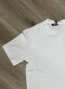 T-Shirt Over Off-White