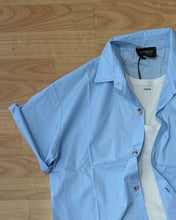 Carica l&#39;immagine nel visualizzatore di Gallery, Camicia Cropped Sky
