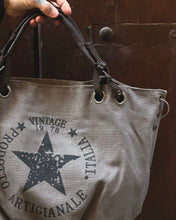 Carica l'immagine nel visualizzatore di Gallery, Bag Star In Tela Grigio Fumo
