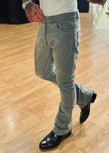 Carica l&#39;immagine nel visualizzatore di Gallery, Jeans FlareFit Grey
