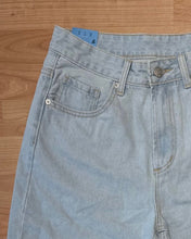 Carica l'immagine nel visualizzatore di Gallery, Bermuda LightJeans 90's BaggyFit
