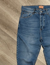 Carica l&#39;immagine nel visualizzatore di Gallery, Jeans LooseFit Blue 390-62
