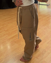 Carica l'immagine nel visualizzatore di Gallery, Cargo Super BaggyFit MochaMousse
