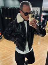 Carica l&#39;immagine nel visualizzatore di Gallery, Bomber Maverick Colletto Removibile Black
