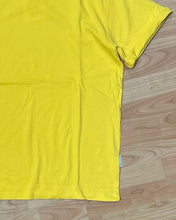 Carica l&#39;immagine nel visualizzatore di Gallery, T-Shirt Mezzocollo OverSize Yellow

