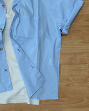 Carica l&#39;immagine nel visualizzatore di Gallery, Camicia Cropped Sky
