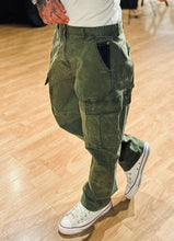 Carica l&#39;immagine nel visualizzatore di Gallery, Cargo VerdeArmy BaggyFit Inserti Jeans
