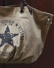Carica l'immagine nel visualizzatore di Gallery, Bag Star In Tela Verde Army
