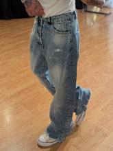 Carica l'immagine nel visualizzatore di Gallery, JEANS BAGGYFIT DESTROYED &amp; ABRASIONI
