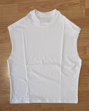 Carica l'immagine nel visualizzatore di Gallery, T-Shirt Smanicata Cropped BoxyFit Off-White
