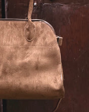 Carica l'immagine nel visualizzatore di Gallery, Bauletto in Suede Cioccolato
