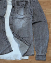 Carica l'immagine nel visualizzatore di Gallery, Camicia in Jeans 90’s UsedGrey
